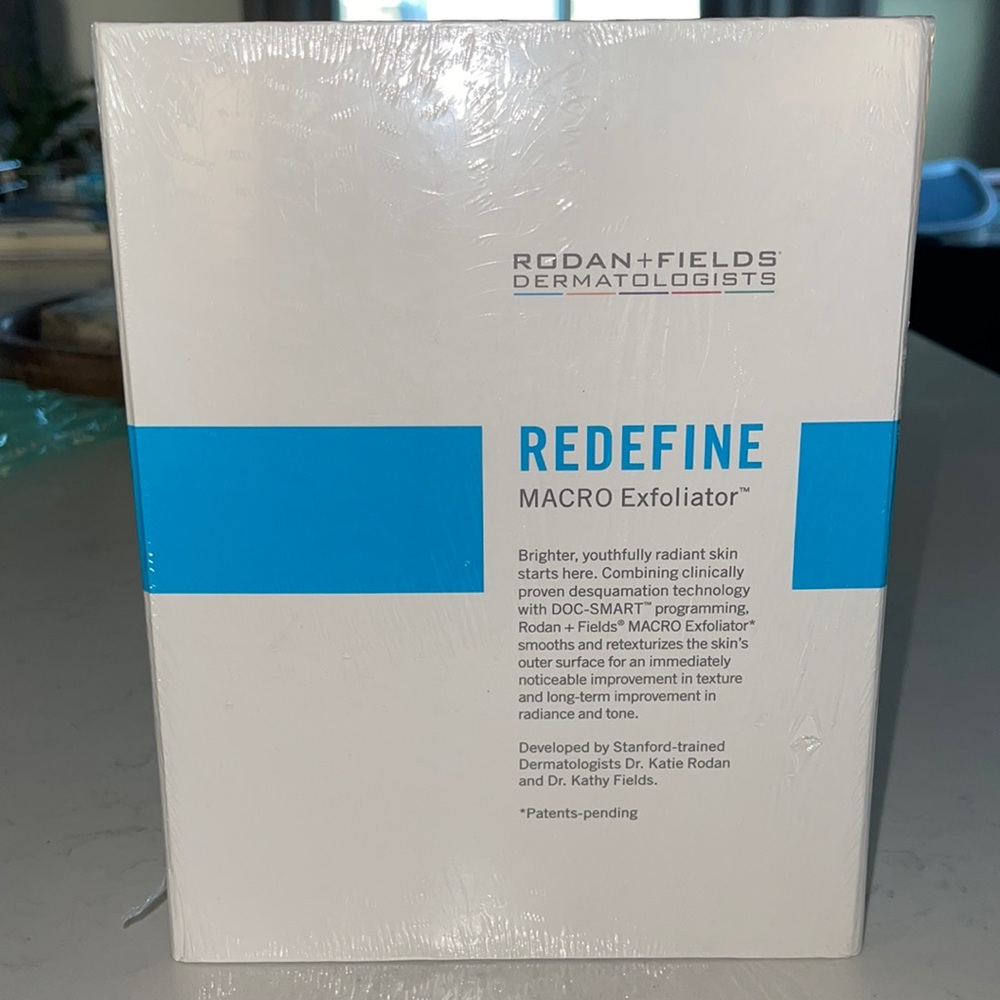 R+ F REDEFINE MACRO Exfoliator